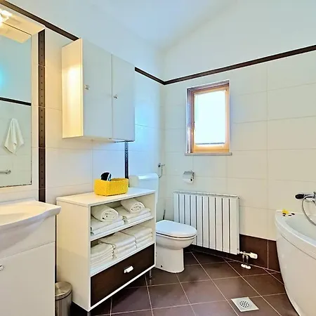 ヴィラ L L Sikici By Istrialux *