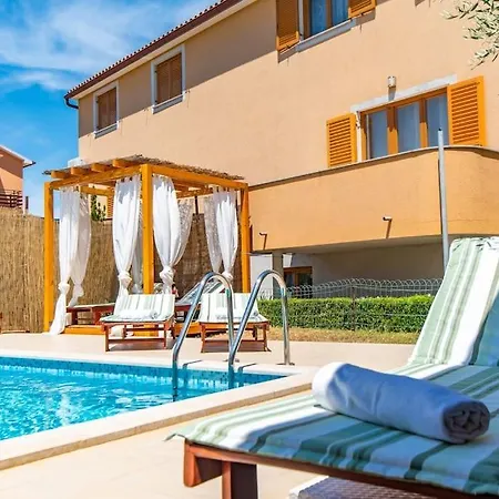 Villa L L Sikici By Istrialux Pola