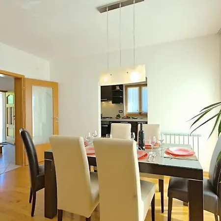 L L Sikici By Istrialux Villa *