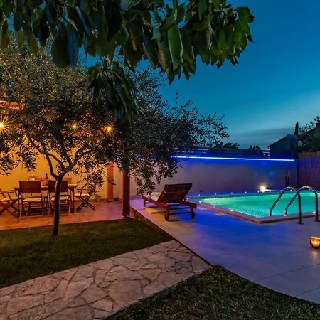 L L Sikici By Istrialux