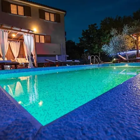 L L Sikici By Istrialux Villa