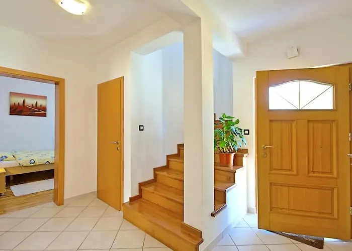 L L Sikici By Istrialux Vila *