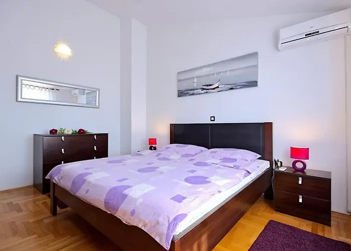 L L Sikici By Istrialux * Pula