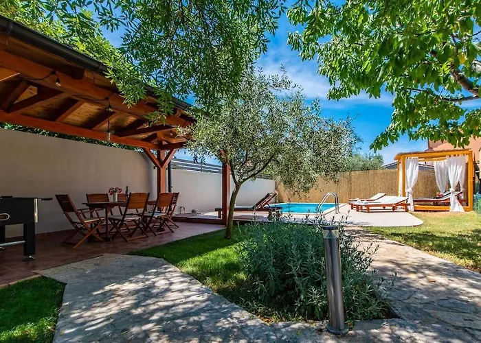 L L Sikici By Istrialux Vila Pula