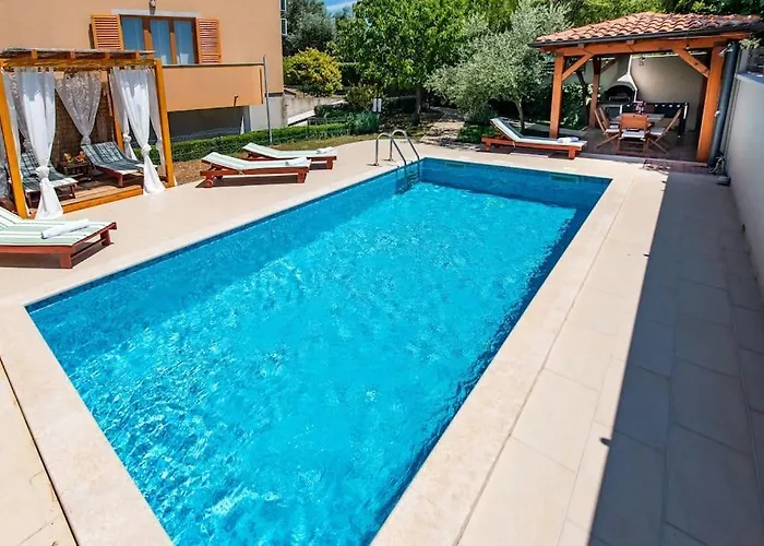 L L Sikici By Istrialux Pula